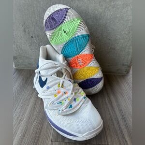 Kyrie 5 Have a Nike Day Shoes - Sz 7